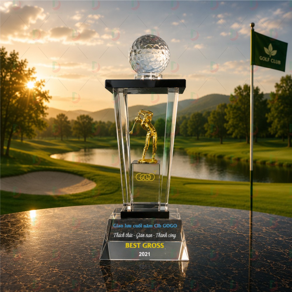 cup_the_thao__45_ Cúp Golf Pha Lê 019 thiết kế pha lê trong suốt kết hợp tượng golfer mạ vàng và quả bóng golf sang trọng