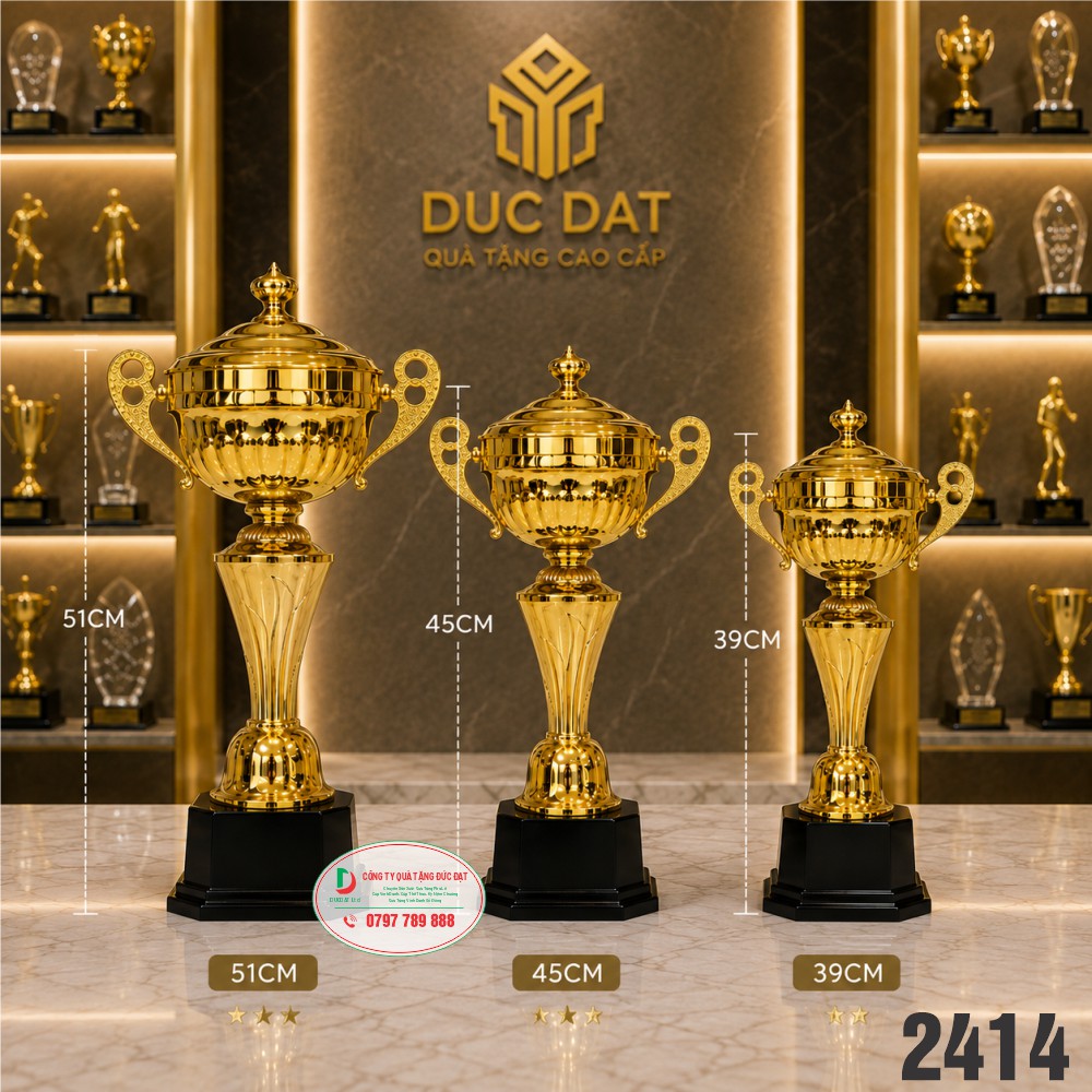 cup_the_thao__45_ Cúp kim loại 2414 màu vàng cao cấp với 3 kích thước 39cm, 45cm và 51cm dành cho các giải đấu và chương trình vinh danh.