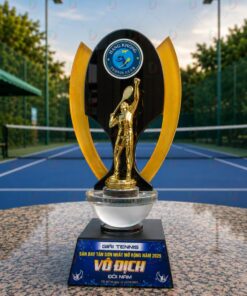 Cúp Tennis 024 - Cúp Pha Lê Đen Vàng Dáng Cánh Chim Kiêu Hãnh
