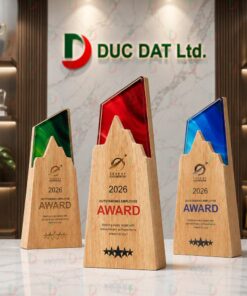 Cúp Pha Lê Đế Gỗ 002 - In Màu UV Cao Cấp, Vinh Danh Đẳng Cấp