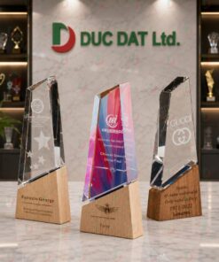 Cúp Pha Lê Đế Gỗ 005 - Tinh Xảo, Đẳng Cấp Vinh Danh