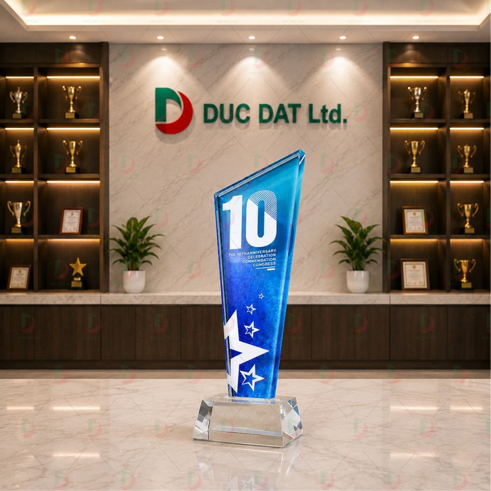 cup_the_thao__45_ Cúp pha lê 006 chất liệu pha lê K9 vát góc cánh buồm xanh cobalt in màu UV sắc nét theo yêu cầu