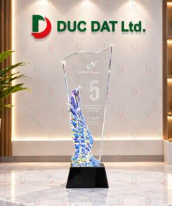 Cúp Pha Lê 016 Ngọn Lửa Pha Lê Tán Sắc Đa Chiều In UV Sang Trọng