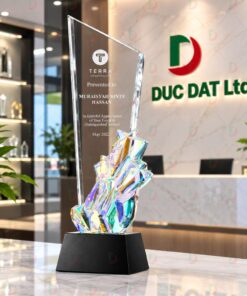 Cúp Pha Lê 017 Khối Pha Lê Băng Đa Sắc In UV Sang Trọng
