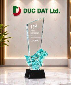 Cúp Pha Lê 018 Khối Ngọn Sóng Ngọc Biển In UV – Khát Vọng Bứt Phá