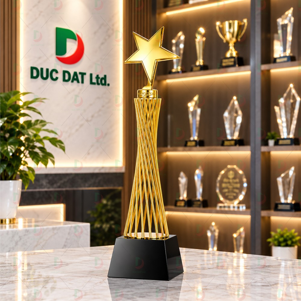 cup_the_thao__45_ Cúp pha lê 036 đế pha lê đen kết hợp thân trụ kim loại xoắn mạ vàng và ngôi sao đỉnh cúp in UV theo yêu cầu