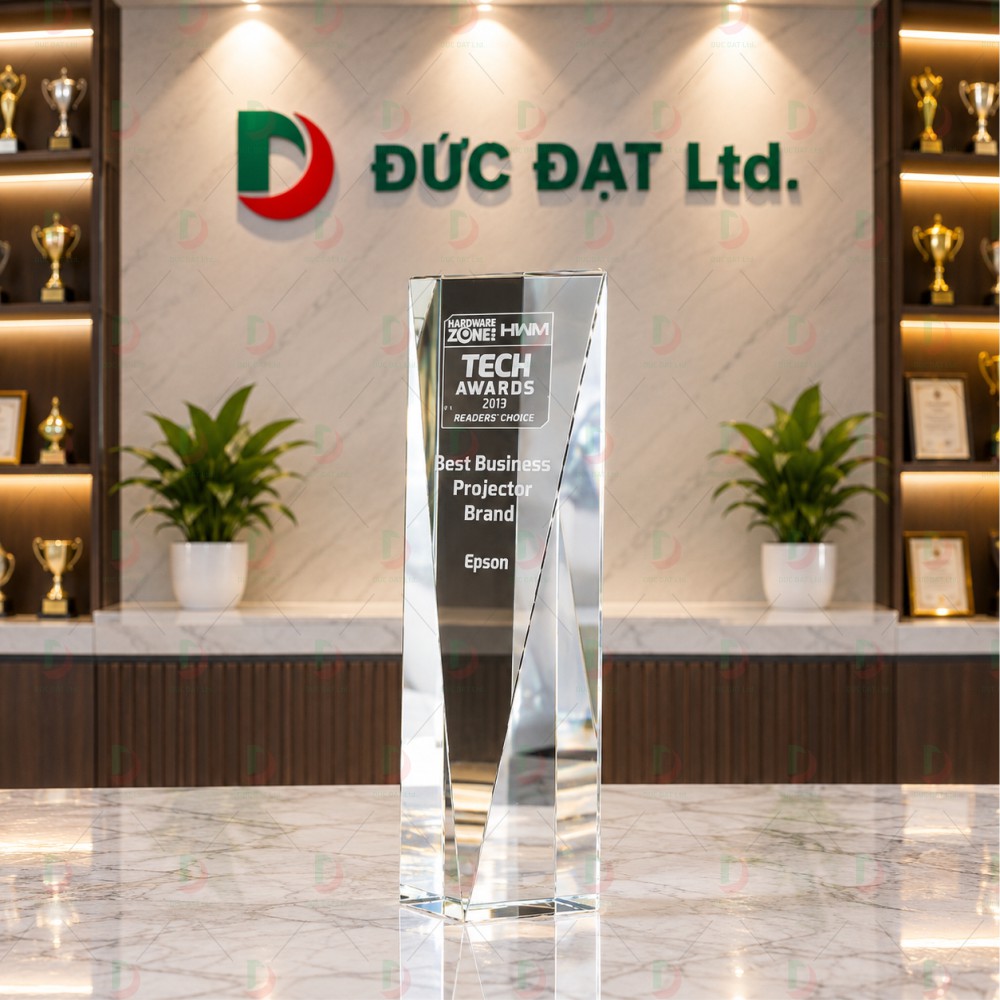 cup_the_thao__45_ Cúp pha lê 040 khối trụ pha lê trong suốt vát cạnh đa giác in UV nội dung thương hiệu theo yêu cầu