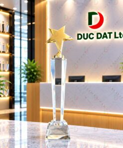 Cúp Pha Lê 047 Thân Cột Đính Ngôi Sao Kim Loại Vàng In UV Cao Cấp